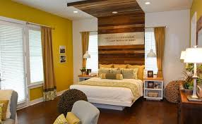 Patterned grey wallpaper and textured yellow bedding are the right options for this theme. 15 Visually Pleasant Yellow And Grey Bedroom Designs Home Design Lover