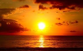 Pemandangan senja di tepi pantai. Pemandangan Waktu Senja Di Pantai Yang Mengagumkan Dan Patut Kita Semua Pergi Tempat Menarik