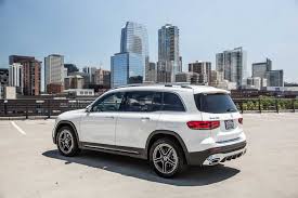 Review The 2020 Mercedes Benz Glb 250 Plays All The Right Angles Mercedes Benz Benz Mercedes