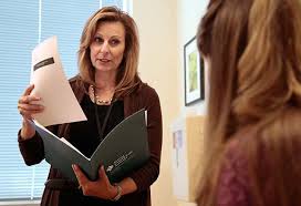 12 ﻿ if your breast cancer spreads to your liver, you could have pain in the upper right part of the abdomen and develop jaundice (a yellowing discoloration of the skin). Living With Stage 4 The Breast Cancer No One Understands