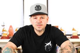 1165654075 hacenos tu pedido haciendo click ⬇️ wa.link/grg7vu. Portrait Of Residente Latino Usa
