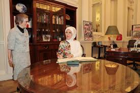 Adam gibi adam recep tayyip erdoğan. Presidency Of The Republic Of Turkey First Lady Erdogan Presented With Humanitarian Service Recognition Award