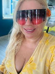 Que rico verte amiga un ratito me alegro mucho ....gracias por siempre DLB Yolanda  Claudio 🌊⛱️🌞🫶