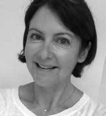 Karen Buswell's Instagram, Twitter & Facebook