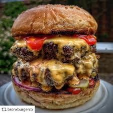 Gravy On A Burger Yes Or No Repost Via Burger Pursuit C Juicy Burger Recipe Delicious Burgers London Broil Recipes