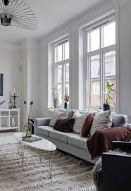 Pour rafraîchir les murs, et par la même occasion votre intérieur, rien de mieux que de la peinture bleue. La Couleur Bordeaux Refait Son Apparition Parmis Les Tendances En Deco