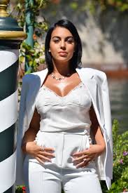 Georgina rodriguez in instyle magazine, spain march 2021. Georgina Rodriguez Style Clothes Outfits And Fashion Celebmafia