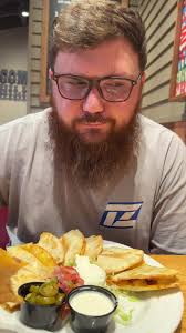 Witerally having such a good time at chilis 🌶️😂