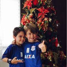 A lo largo de su carrera, ha conducido tanto programas de entretenimiento como noticiero e informativos. La Foto Mas Reciente De Los Hijos De Paola Rojas Y Luis Roberto Alves Zague Clase