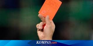 Lihat ide lainnya tentang stiker, gambar, stiker estetika. Sejarah Dan Awal Mula Kartu Merah Dan Kuning Di Sepak Bola Halaman All Kompas Com