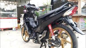 Contohnya memberi tambahan stripping warna pada bagian samping kiri dan kanan dengan desain lebih modern. Modifikasi Motor Honda Supra X 125 Carvolgbulekpainting Youtube