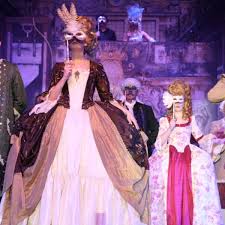 > aus der fraktion > kunstwürfel. Der Letzte Vorhang Ist Noch Nicht Gefallen Russelsheim