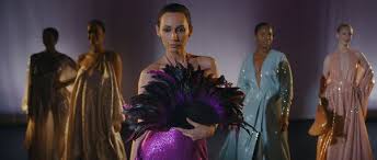 Halston, the american fashion designer who had a major impact on the industry in the 70s, is the name halston is synonymous with american fashion and new york city nightlife during the disco era. Bhwgro6hybwogm