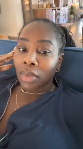 I felt the baby move. I was crying and terrified. WHAT IS HAPPENING IN  THERE?! 😂 Mamas, what was your reaction when you felt the first wiggles?  (Spoiler Alert: It feels like gas, BUT ITS NOT!) 😂