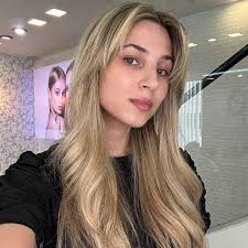 גווני בליאז' בטכניקה שמשתלבת בצורה טבעית עם הפיגמנט הטבעי שלך! בואי להתחדש  או לחדש את הגוונים בשיער ולעשות שינוי מרענן עבור עצמך :-) לפני כל תהליך של  גווני בליאז' אנחנו מייעצים לך