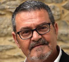 La mano que te da de comer