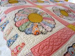 Hand bound with pink binding. This Vintage Dresden Plate Was Made In The 1940 S It S One Of The Prettiest I Ve Seen Dresden Quilt Quilts Vintage Quilts Patterns