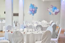 Die location spielt eine tragende rolle bei der hochzeit, daher sollten sie sich ausreichend zeit für die wahl der perfekten hochzeitslocation nehmen. Hochzeitslocations Die Schonsten Orte Fur Die Hochzeit