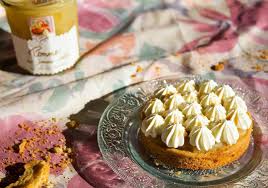 Tartelette Pomme Beurre Sale Chantilly Maison Et Caramel Au Sel De Guerande Un Delice Recette Sur Le Site Lucien Georgelin Food Camembert Cheese Cheese