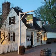 Evening Descends On Colonial Williamsburg On A Mid April Day Colonialwilliamsburg Virginia Thedogstree Colonial Williamsburg House Styles Colonial America