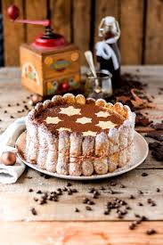 Nach bestandener stäbchenprobe herausnehmen und abkühlen lassen. Tirmaisu Cheesecake Charlotte Kaffee Kuchen Mit Loffelbiskuit Und Kaffeelikor 26 Knusperstubchen