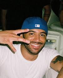 Angel Viruet's Instagram, Twitter & Facebook