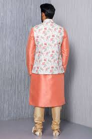 Kartik Aaryan Alluring Kurta Jacket Set For Every Occasion By Manyavar Com Wedding Kurta For Men Indian Men Fashion Fashion Kartik aryaan female fan goes down on knee to propose her favourite stars. kartik aaryan alluring kurta jacket set
