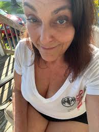 Crystal Sutter (@crystalbluesutter) • Threads, exprésate más