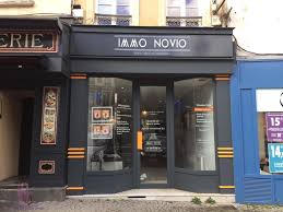 Si la crise économique de 2008 a sévèrement impacté le secteur de l'immobilier, l'activité a, depuis, repris des couleurs, portée, ces dernières années, par un contexte favorable à l'accession. Creation Enseignes Boutiques Magasins Sur Mesure Et Personnalisee Devenez Remarquable