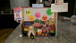 Because Of Winn Dixie Diorama Opal Meets Winn Dixie For The First Time Winn Dixie Dixie School Projects