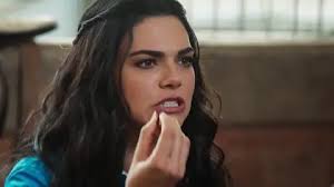 Rafael le roba un beso a Fernanda