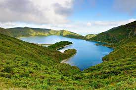 Em 2015, com a liberalização das ligações aéreas entre os açores e portugal continental, a ilha de são miguel ficou mais perto. Roteiro De Sao Miguel Um Paraiso Nos Acores Onde Dormir Onde Comer E O Que Fazer Casal Misterio