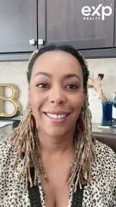 Lori Caillouet's Instagram, Twitter & Facebook