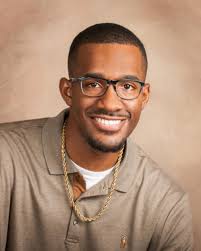 Can someone remove a gold chain from a photo?