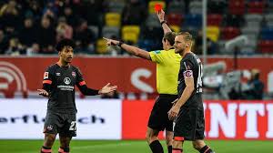 Matheus pereira is taken down by goalkeeper alexander nübel as he tries to round him and the referee points to the spot! Nach Schlag In Den Unterleib Drei Spiele Sperre Fur Nurnbergs Pereira Sportbuzzer De