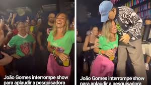João Gomes parou o show para aplaudir Tatiana Sampaio: 'A maior celebridade aqui'