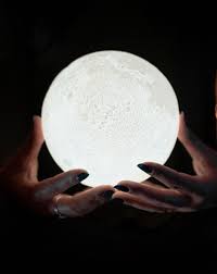 May 26, 2021 · la pleine lune du mois de mai, également connue sous le nom poétique de pleine lune des fleurs ou lune de la plantation, aura lieu dans le 26 mai 2021, en milieu de journée vers 13h15. H3g2sy3asstvkm