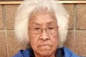 Ellen Jean's Instagram, Twitter & Facebook