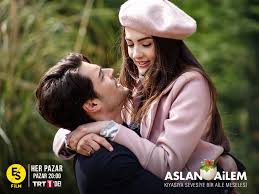 Burcu özberk,güneşin kızları dizisinde nazlı yılmaz karakterine hayat vermişti. Facebook