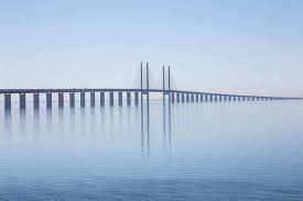 På smålandsguiden låter vi smålänningar och andra inspiratörer tipsa om boenden, matställen, aktiviteter och besöksmål i småland. Oresundsbrons Utsiktsplats Trippa