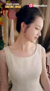 En su vida pasada, Lily Cuevas se casó con Juan Ibarra, un joven pobre,  pero para su sorpresa, terminó convirtiéndose en una dama adinerada. En  cambio, su hermana Lola Cuevas, quien se casó con el ...