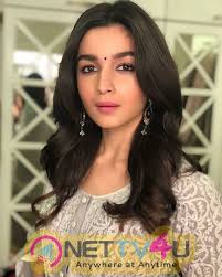 Singer Sonali Kumar Rathod Celebrate Her Birthday On Valentine Day With  Special Kids Stills