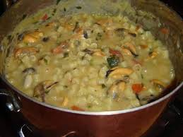 Completare con qualche fettina di cipolla cruda e peperoncino in polvere. Come Fare La Pasta Fagioli E Cozze Napoletana Cosa Occorre Preparazione E Tempi Spettegolando