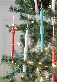 Les décorations de noël transparentes. Deco Sapin Noel Jouez La Recup Avec Ces Idees Diy Cote Maison