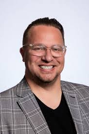 Kelsey Stark's Instagram, Twitter & Facebook