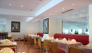 Room dividers & asian furniture. Oasis Oriental Restaurant Millenium Central Mafraq Hotel Dubai Eat App