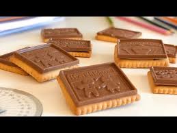 بسكويت بالشكلاطة للمدرسة مثل التي تباع في المحلات Biscuit Fait Maison Facon Petit Ecolier Youtube In 2020 Biscuits Food Chocolate