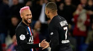 Il/elle conseille les sportifs (joueur ou entraîneur) né de la professionnalisation des compétitions sportives et du développement du sport spectacle, ce ainsi en france, seuls quelques 350 agents de joueurs exercent dans le monde du foot professionnel. Foot Un Joueur De Ligue 1 Gagne En Moyenne Pres De 100 000 Euros Par Mois Le Huffpost