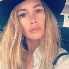 Mia Morrow's Instagram, Twitter & Facebook