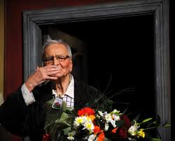 Radu beligan a fost director al teatrului de comedie din bucureşti, între anii 1961 şi 1969, şi director al teatrului naţional bucureşti, între 1969 şi 1990. Marele Actor Radu Beligan A Murit Click Mobile